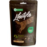 Ласощі для собак Nature's Protection Lifestyle Soft duck dices with seaweed 75 г Фото