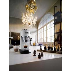 Рожковая кофеварка эспрессо DeLonghi EC685W Фото 5