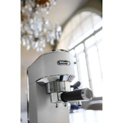 Рожковая кофеварка эспрессо DeLonghi EC685W Фото 7