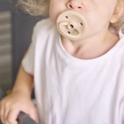 Пустышка MinikOiOi Binkee 0+ ортодонтическая силиконовая (Mellow Yell Фото 2