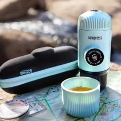 Кофеварка кемпинговая Wacaco Nanopresso з чохлом блакитна Фото 3