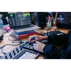 MIDI контроллер Novation Launch Control XL 3 Фото 9