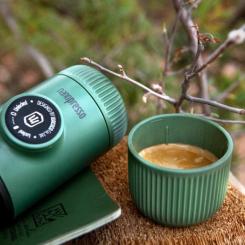 Кофеварка кемпинговая Wacaco Nanopresso з чохлом зелена Фото 4