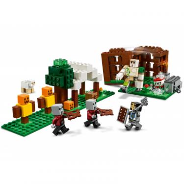 Конструктор LEGO Minecraft Аванпост разбойников 303 детали Фото 2