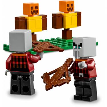 Конструктор LEGO Minecraft Аванпост разбойников 303 детали Фото 6